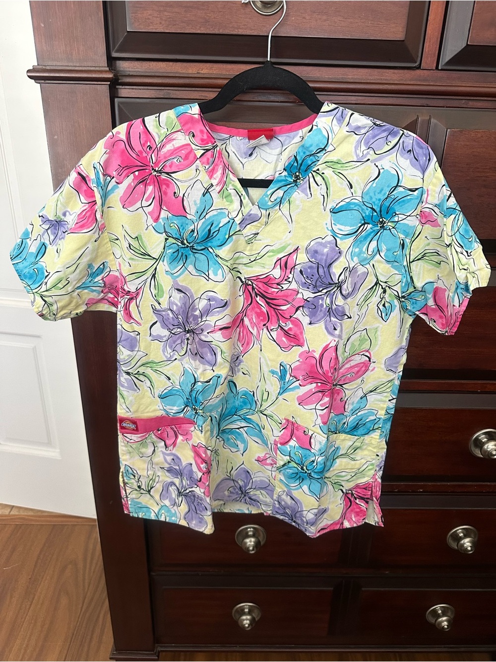 Dickies Floral Scrub Top Sz Small 100% Cotton